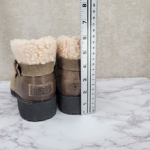 UGG Benson Boot Dove Women's Leather Ankle Boots Cream Sherpa Lining - Picture 9 of 13